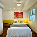 Leblon 2-Quartos 450 M Da Praia - Besthostrio