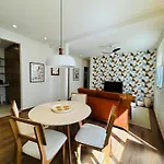 Leblon 2-Quartos 450 M Da Praia - Besthostrio