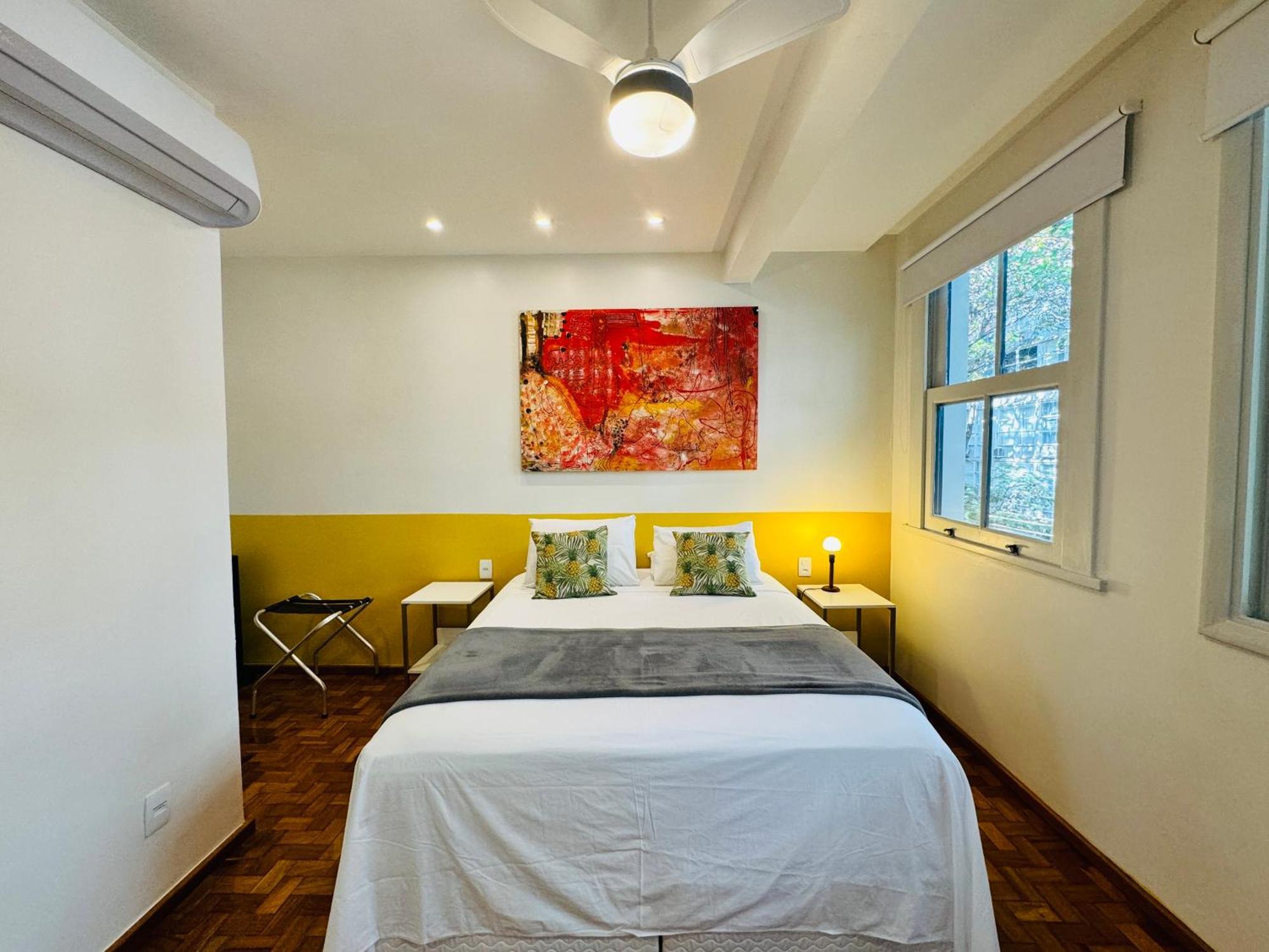 Apartamento Leblon 2-quartos 450 M Da - Besthostrio *