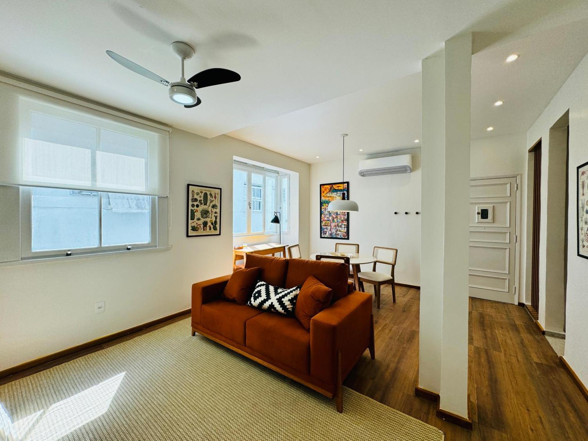Apartamento Leblon 2-quartos 450 M Da - Besthostrio